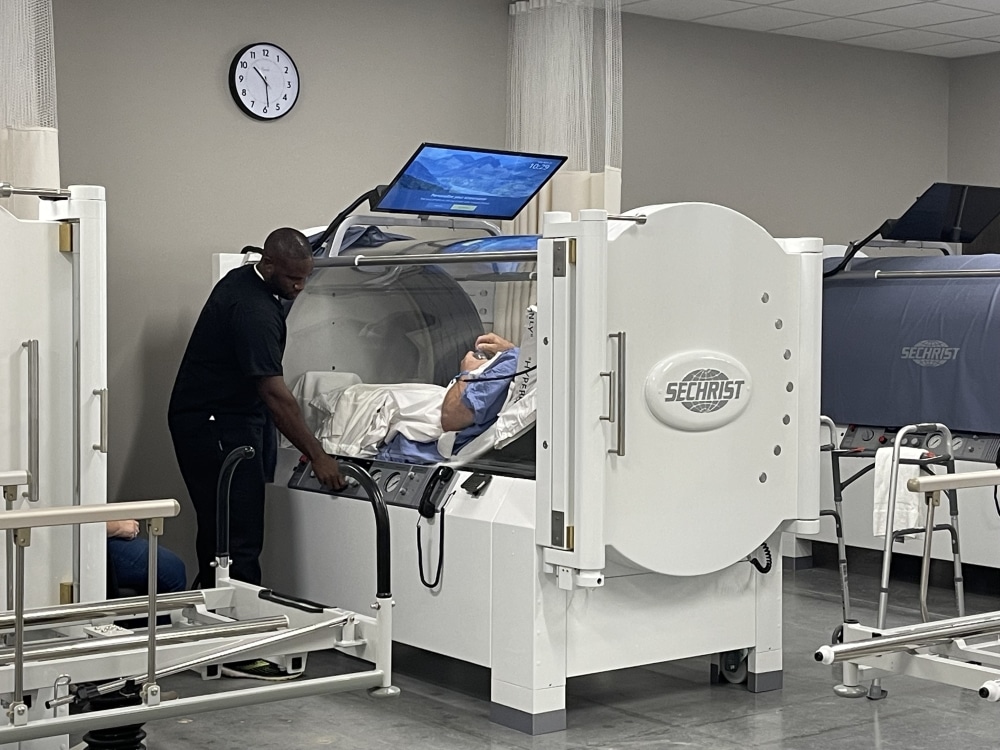 Hyperbaric oxygen treatment for wound care